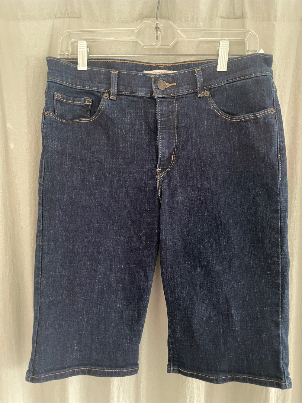 Women’s Levi’s Bermuda shorts